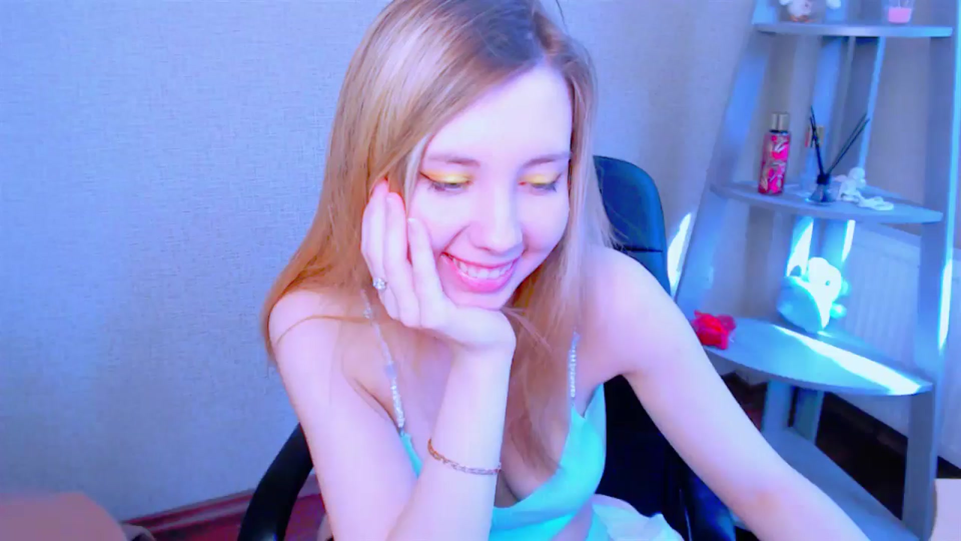 Gallery image thumbnail from AliceFire_'s myfreecams stream on, 03/26/2025, 08:58 image 9 of 20
