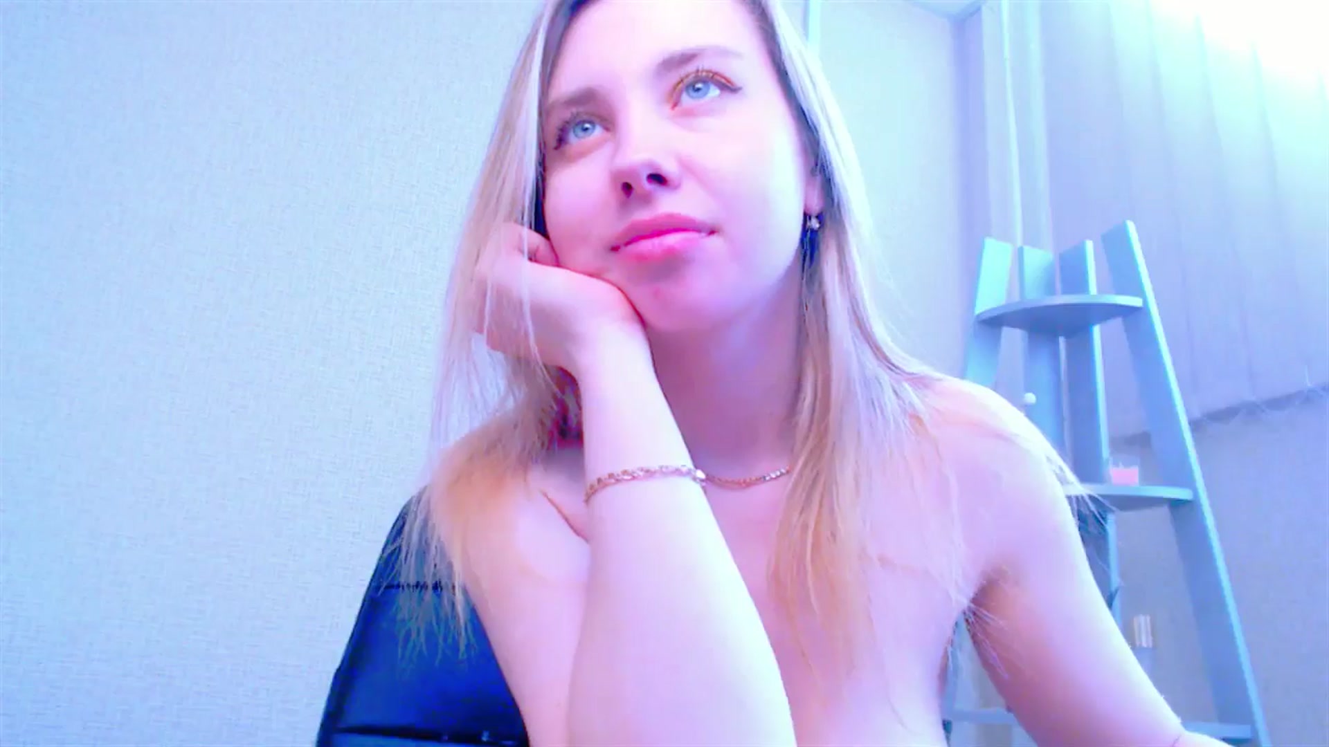 Gallery image thumbnail from AliceFire_'s myfreecams stream on, 03/27/2025, 11:50 image 20 of 20