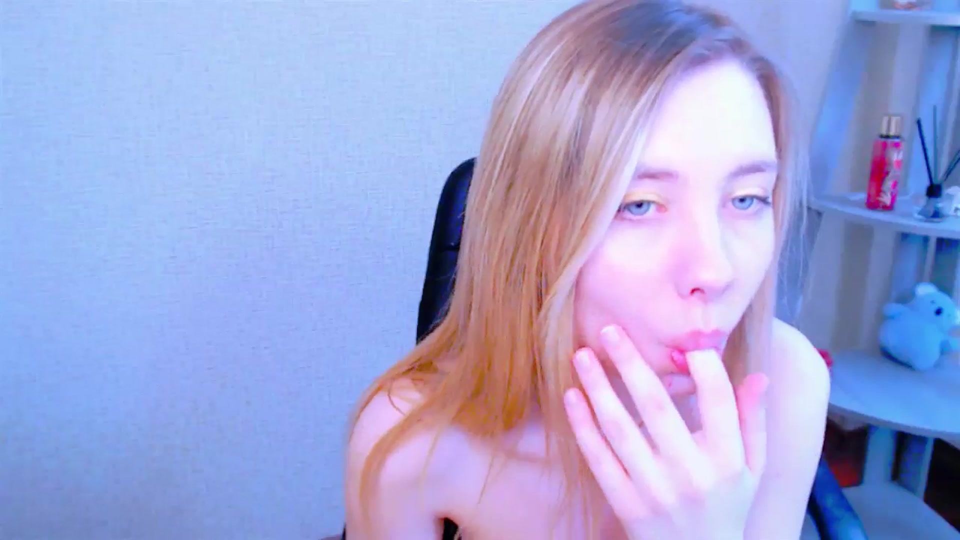 Gallery image thumbnail from AliceFire_'s myfreecams stream on, 03/28/2025, 10:11 image 9 of 20