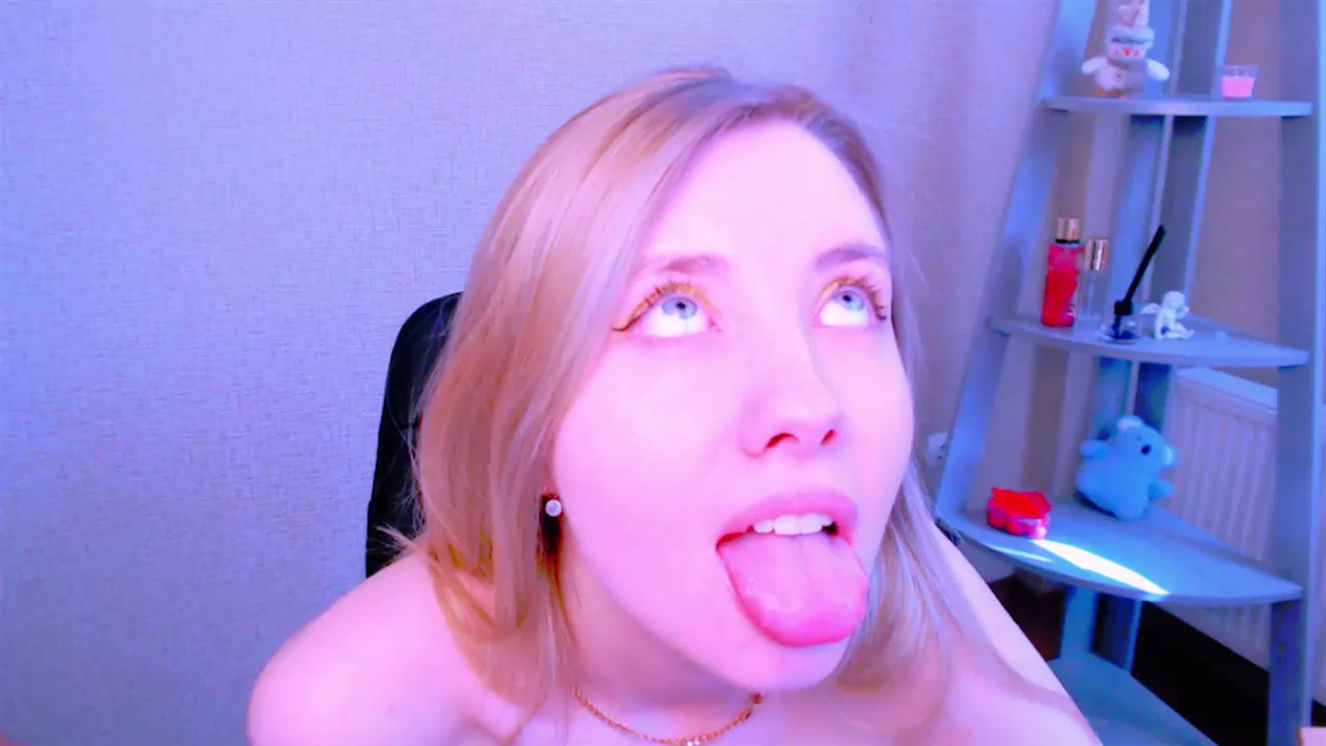 Gallery image thumbnail from AliceFire_'s myfreecams stream on, 04/04/2025, 09:12 image 16 of 20