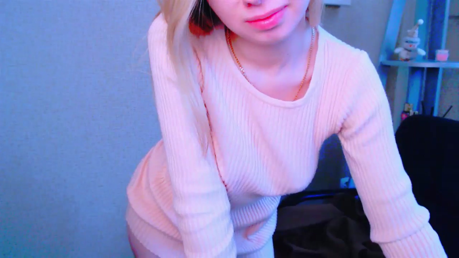 Gallery image thumbnail from AliceFire_'s myfreecams stream on, 04/16/2025, 09:07 image 2 of 20