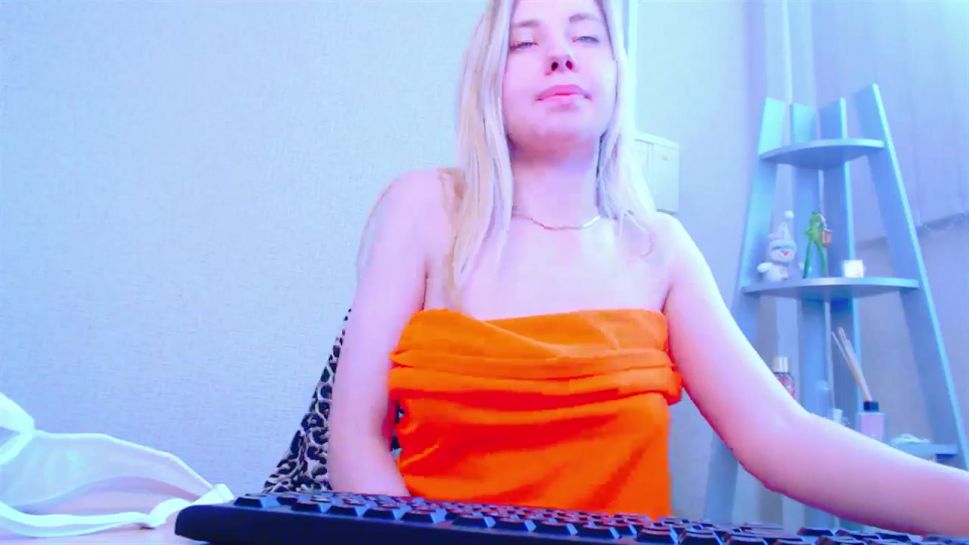 Gallery image thumbnail from AliceFire_'s myfreecams stream on, 04/25/2025, 13:08 image 2 of 20