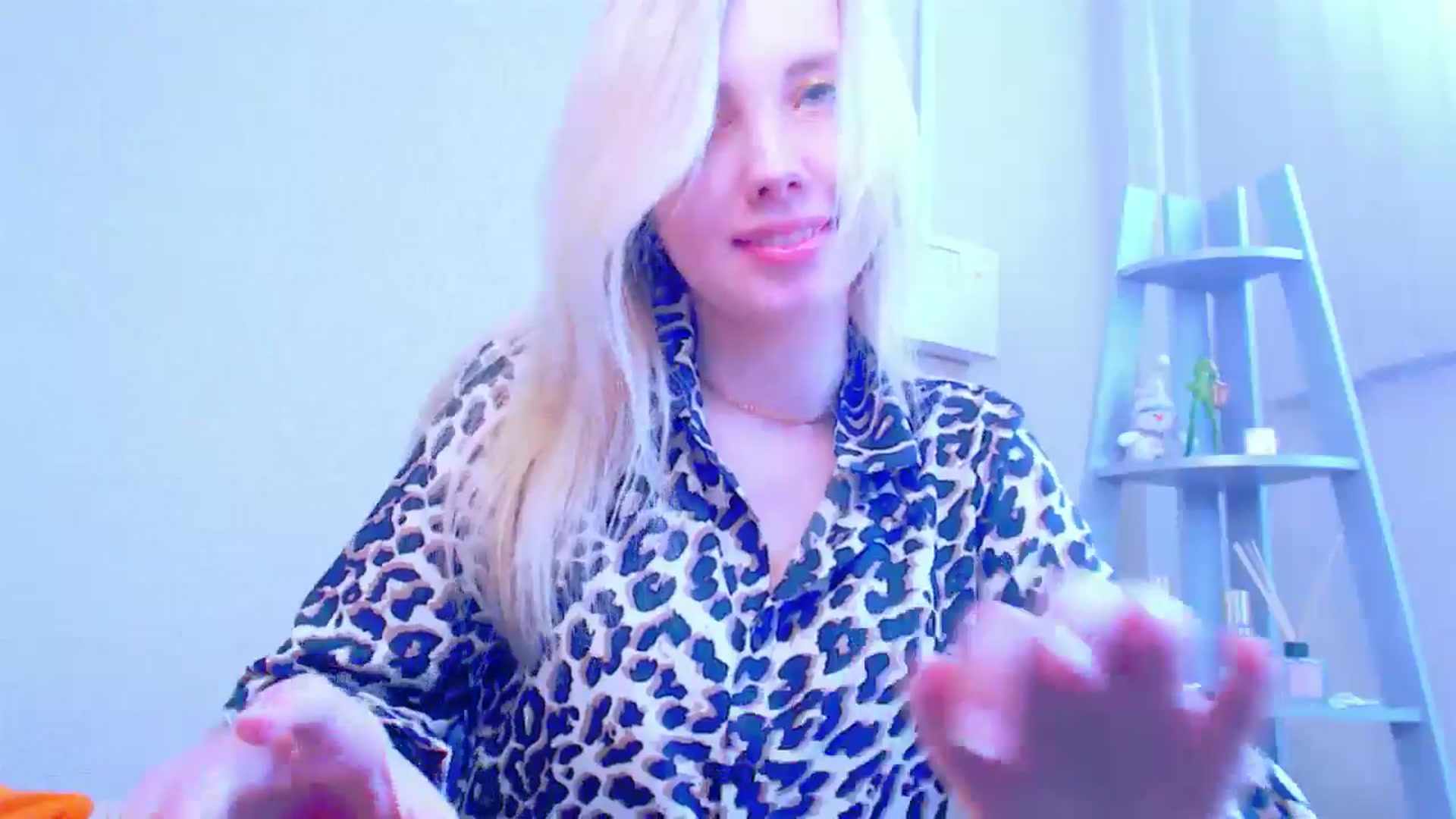 Gallery image thumbnail from AliceFire_'s myfreecams stream on, 04/28/2025, 12:10 image 4 of 20