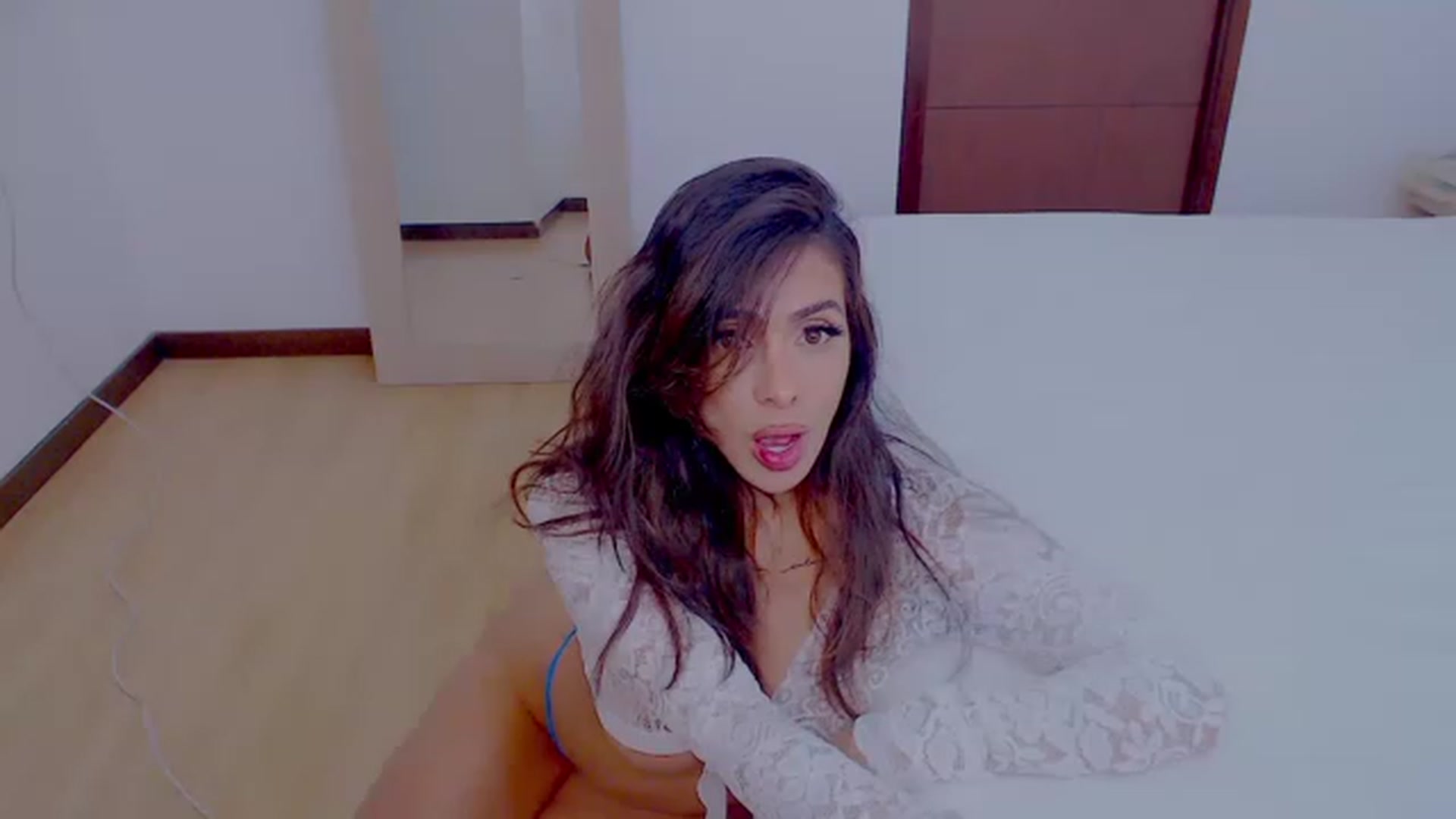 Gallery image thumbnail from AliceFox_'s myfreecams stream on, 12/03/2022, 17:25 image 14 of 20