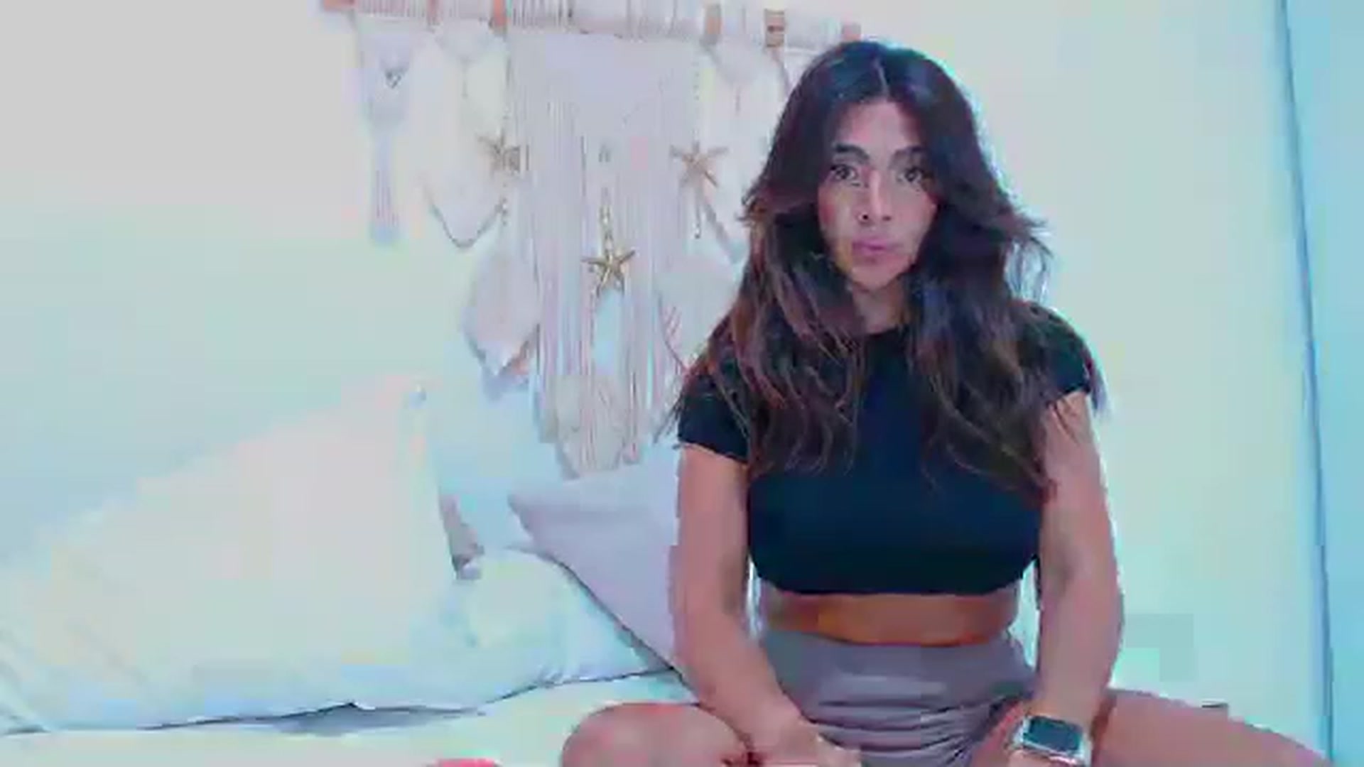 Gallery image thumbnail from AliceFox_'s myfreecams stream on, 12/26/2022, 22:59 image 19 of 20