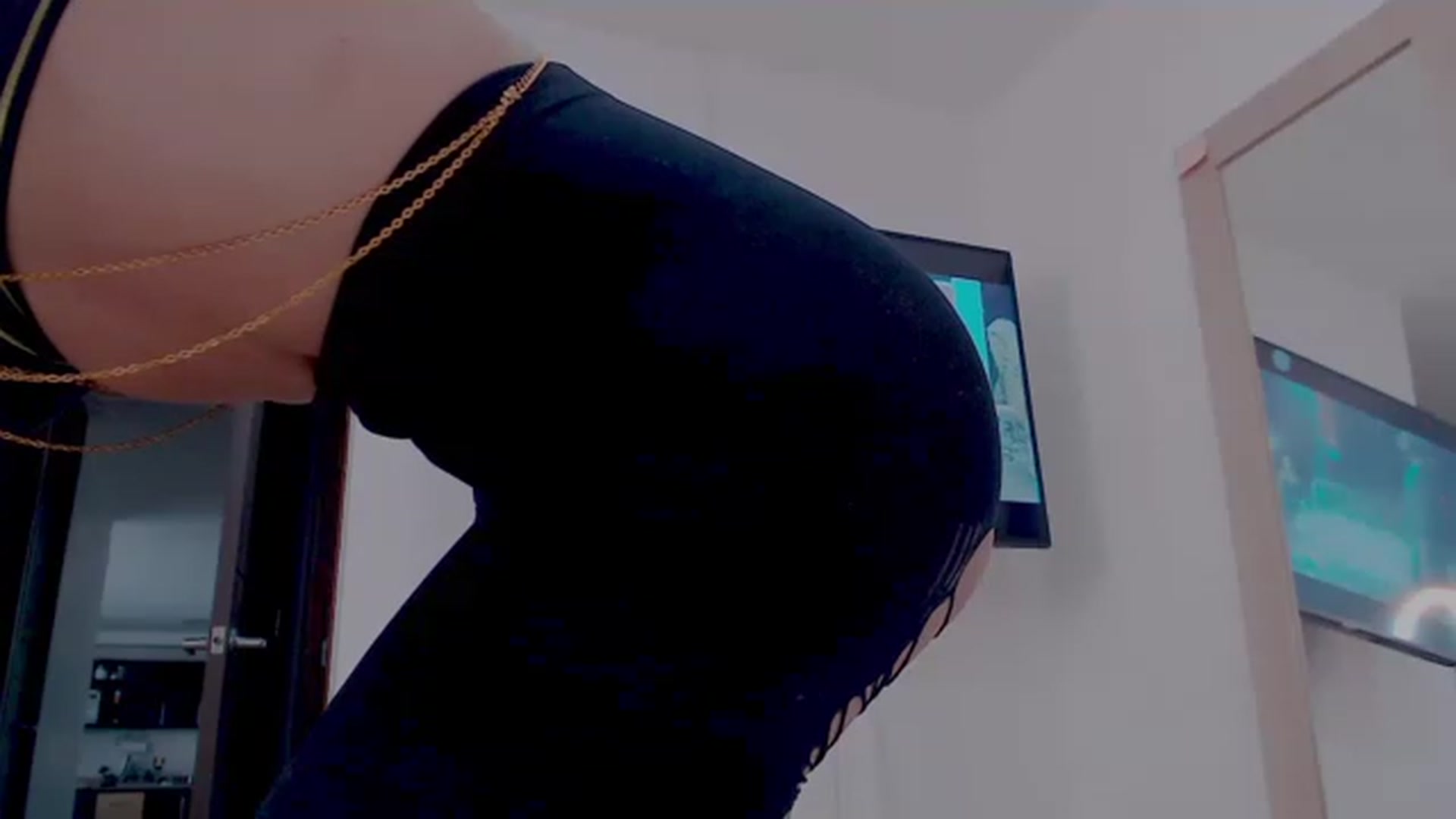 Gallery image thumbnail from AliceFox_'s myfreecams stream on, 01/27/2023, 19:51 image 4 of 20