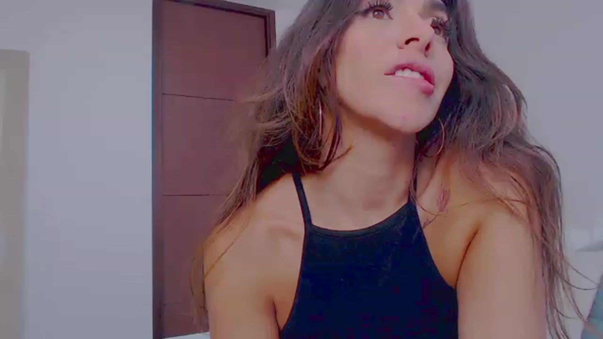 Gallery image thumbnail from AliceFox_'s myfreecams stream on, 02/25/2023, 19:21 image 12 of 20