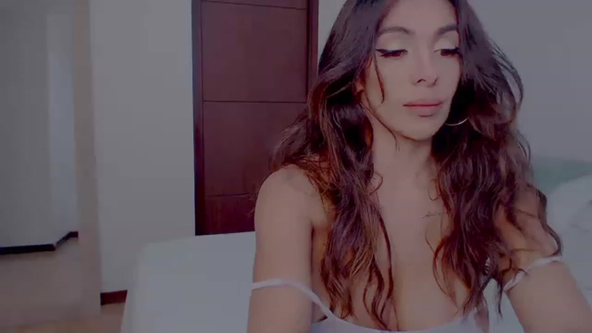 Gallery image thumbnail from AliceFox_'s myfreecams stream on, 02/28/2023, 17:34 image 1 of 20