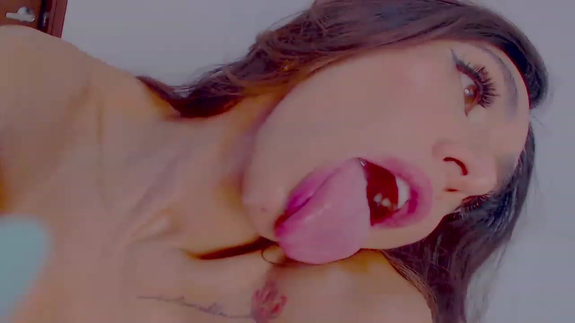 Gallery image thumbnail from AliceFox_'s myfreecams stream on, 03/10/2023, 18:26 image 16 of 20