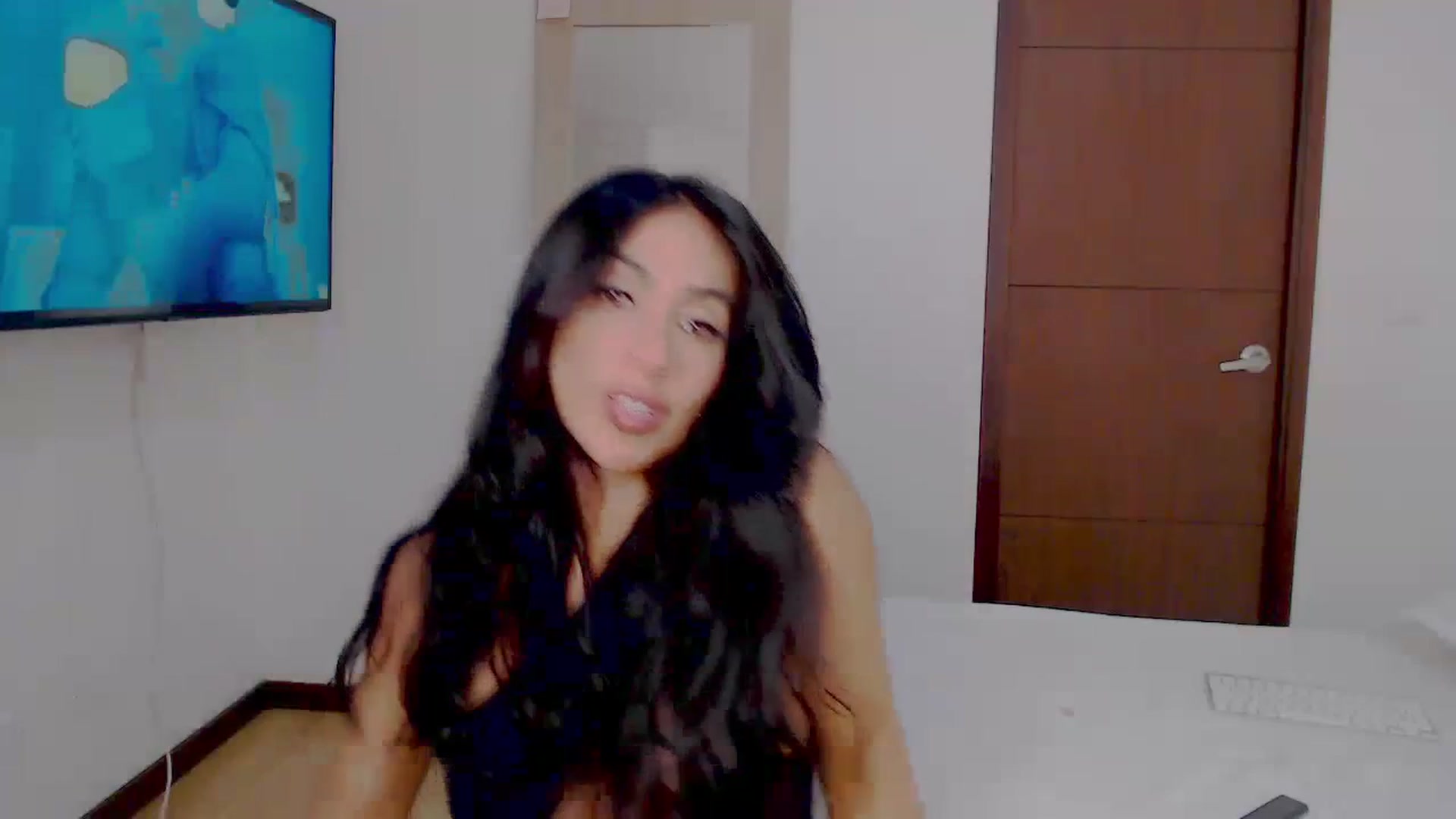 Gallery image thumbnail from AliceFox_'s myfreecams stream on, 07/12/2023, 17:41 image 3 of 20