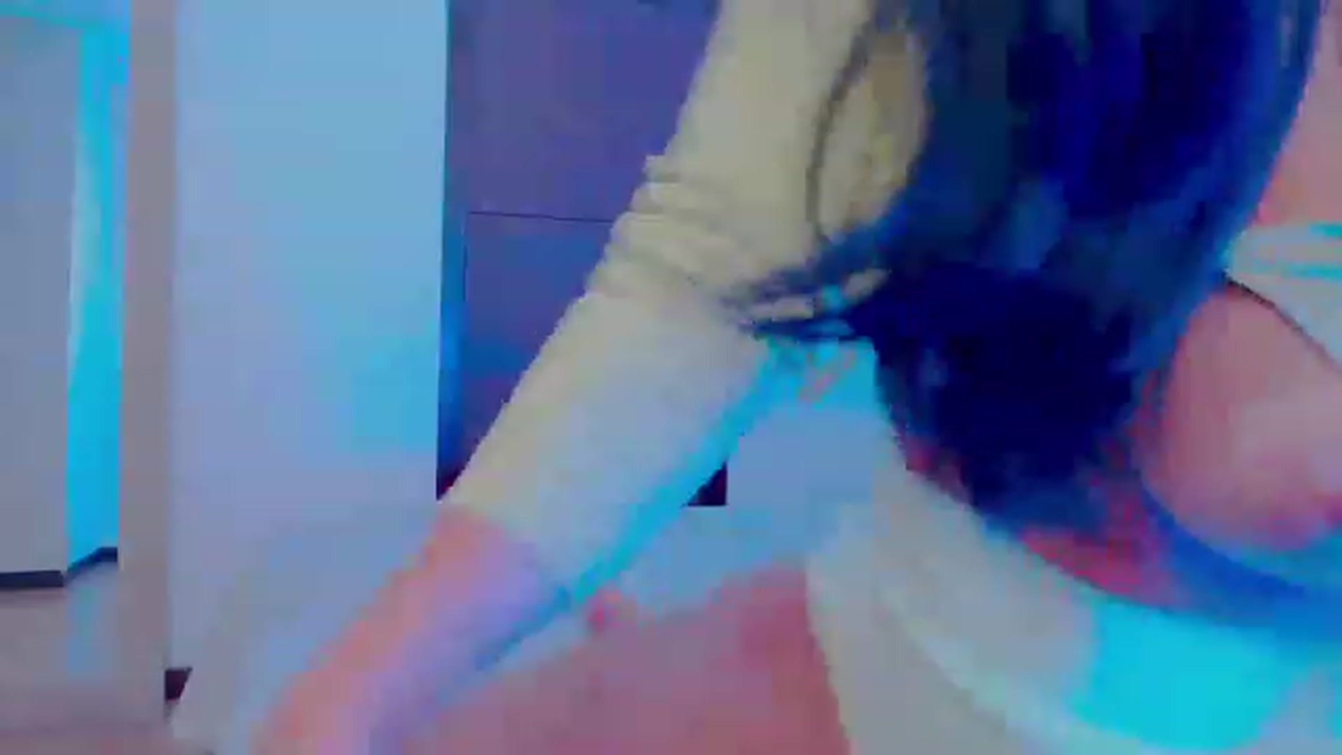 Gallery image thumbnail from AliceFox_'s myfreecams stream on, 08/06/2023, 17:36 image 14 of 20