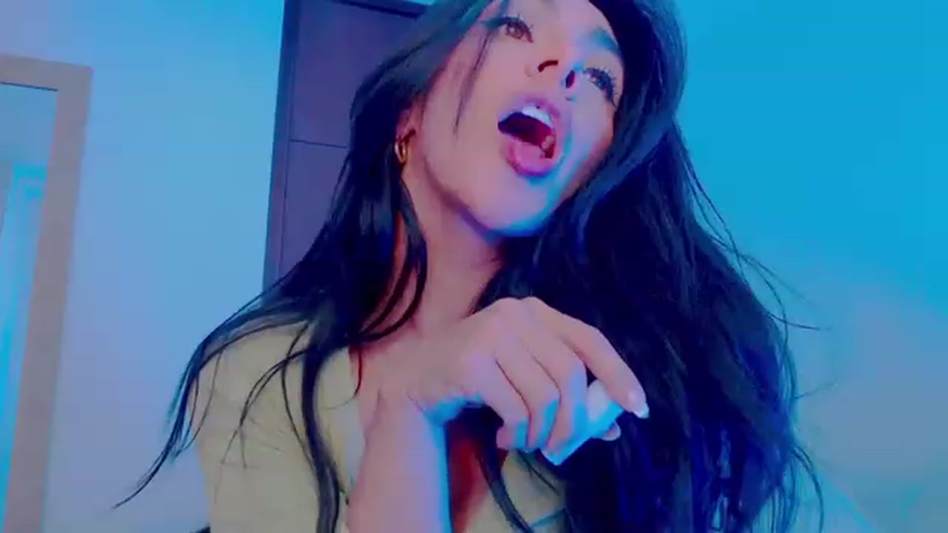 Gallery image thumbnail from AliceFox_'s myfreecams stream on, 08/06/2023, 17:36 image 20 of 20
