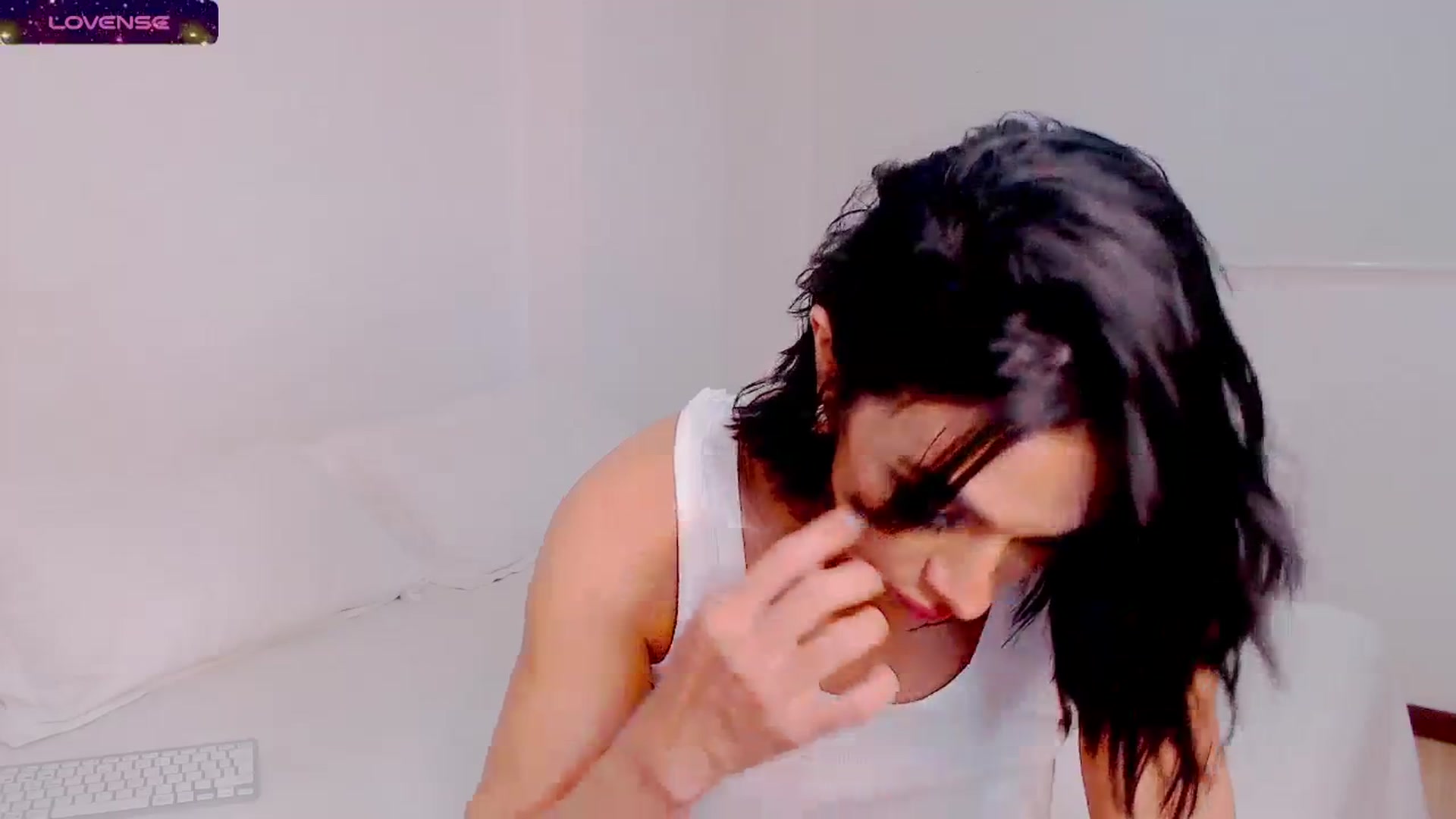 Gallery image thumbnail from AliceFox_'s myfreecams stream on, 01/03/2024, 01:54 image 10 of 20