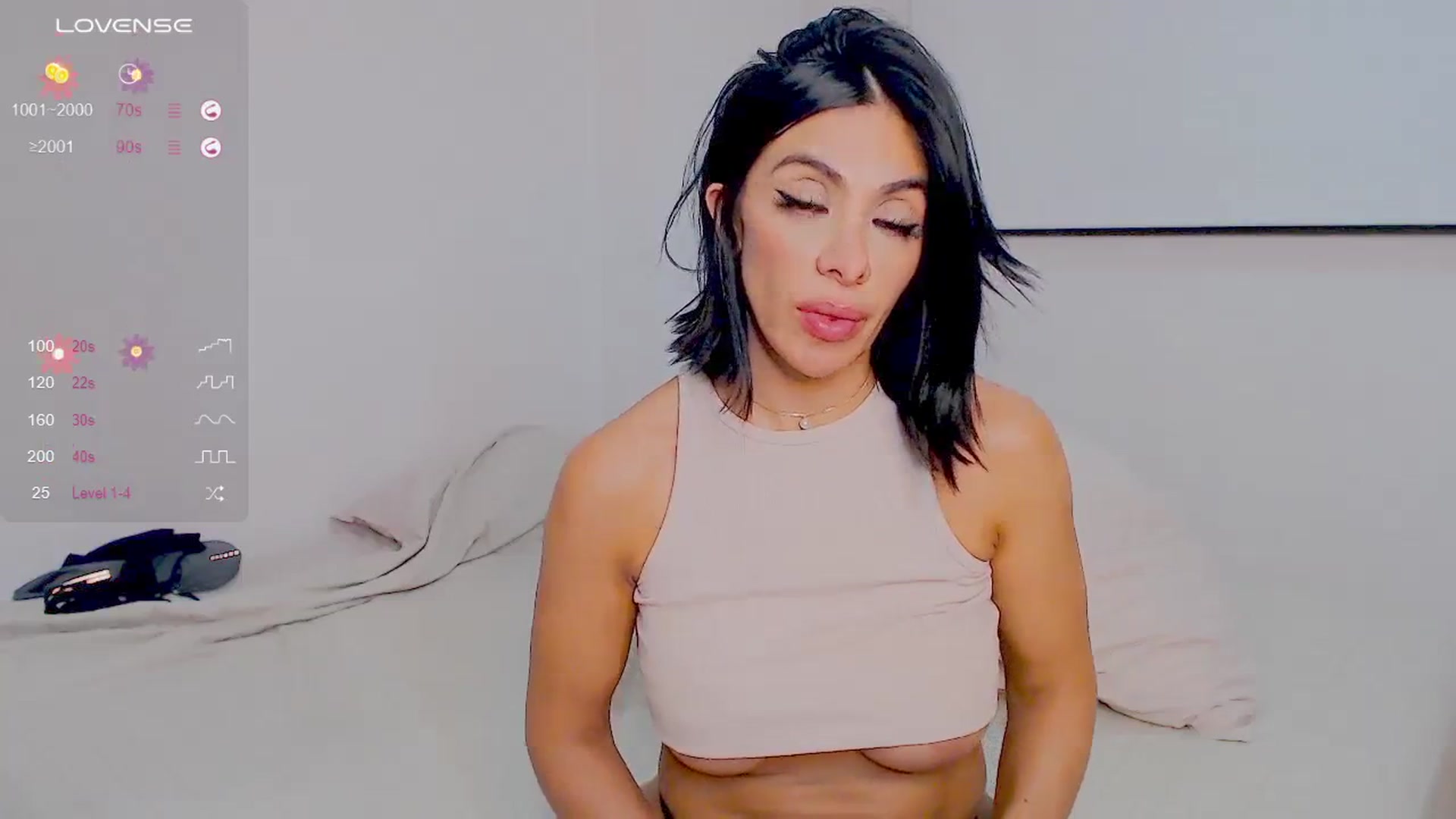Gallery image thumbnail from AliceFox_'s myfreecams stream on, 02/25/2024, 02:34 image 16 of 20