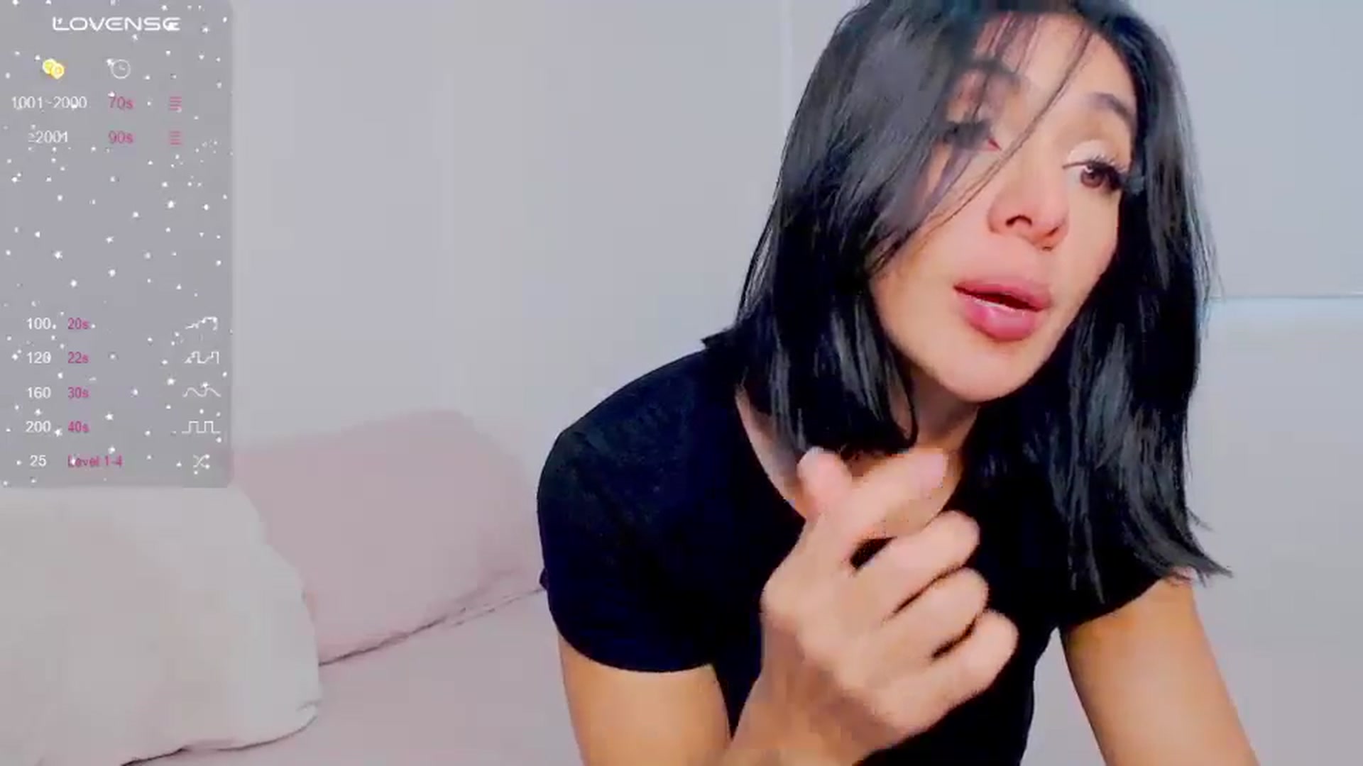 Gallery image thumbnail from AliceFox_'s myfreecams stream on, 05/26/2024, 20:08 image 16 of 20