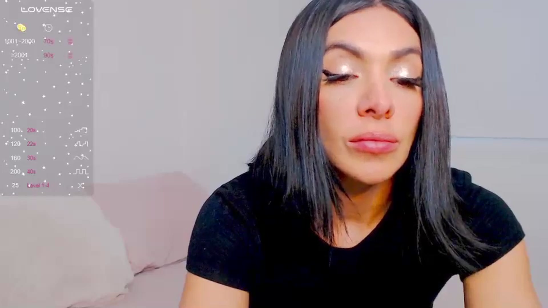 Gallery image thumbnail from AliceFox_'s myfreecams stream on, 05/26/2024, 20:08 image 7 of 20
