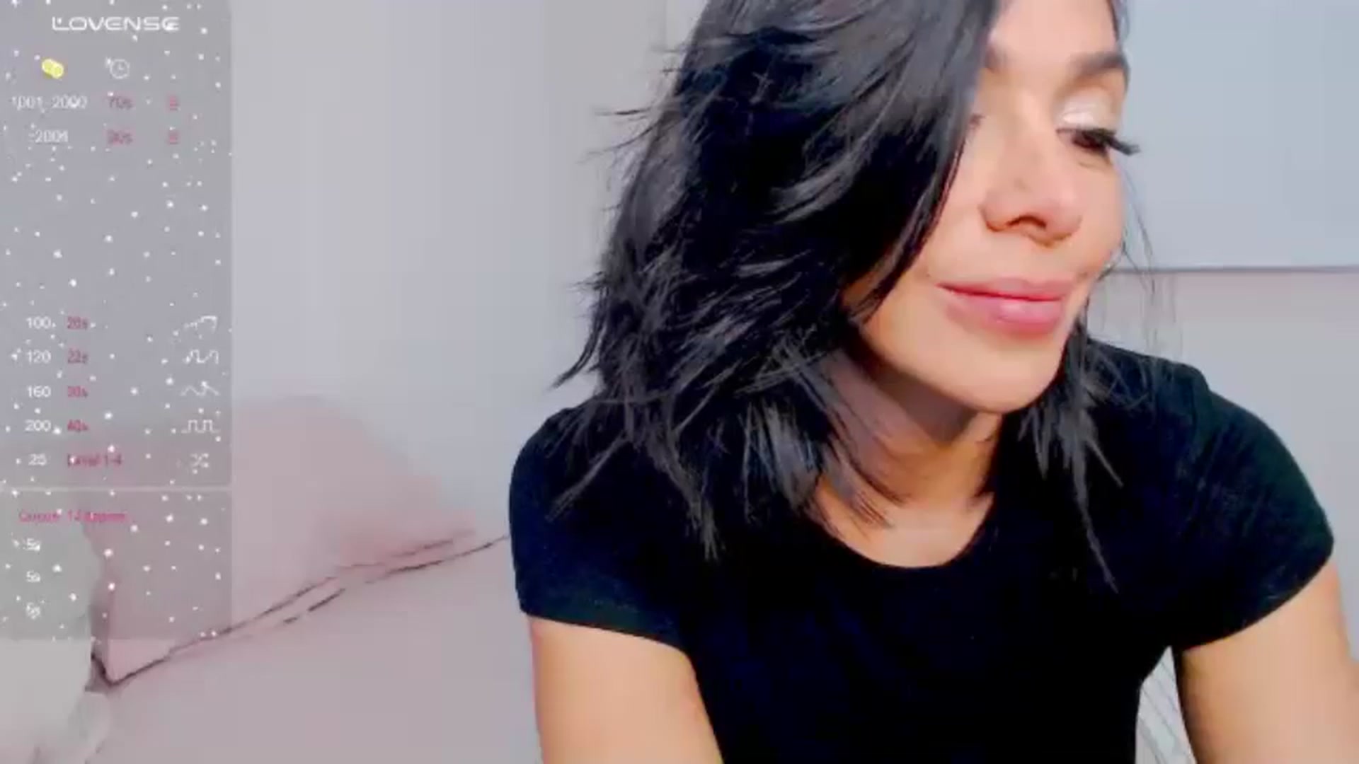 Gallery image thumbnail from AliceFox_'s myfreecams stream on, 05/27/2024, 02:42 image 16 of 20