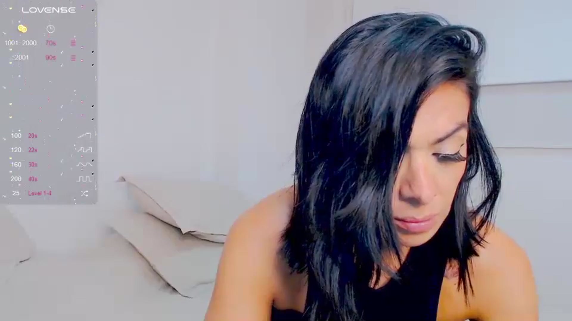 Gallery image thumbnail from AliceFox_'s myfreecams stream on, 05/31/2024, 03:50 image 6 of 20
