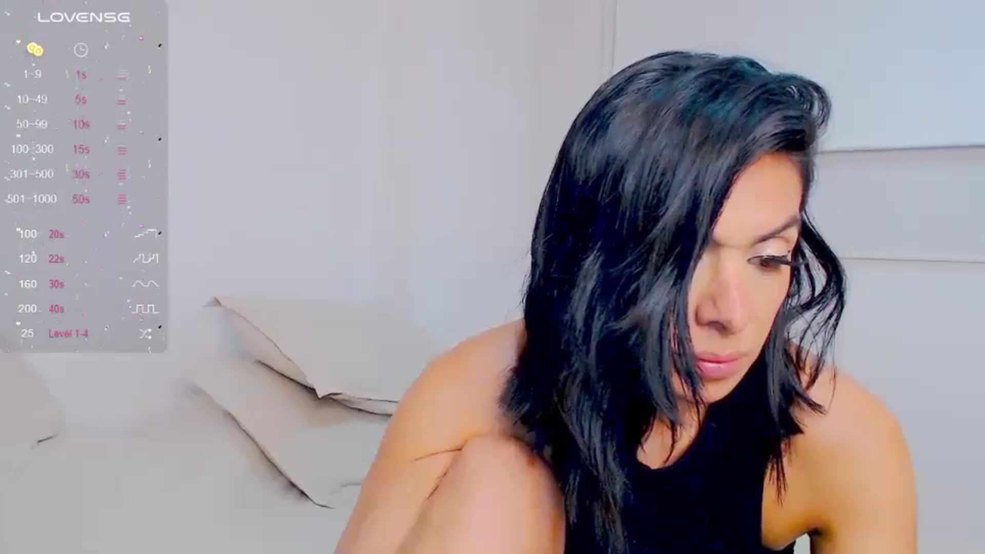 Gallery image thumbnail from AliceFox_'s myfreecams stream on, 05/31/2024, 03:50 image 8 of 20