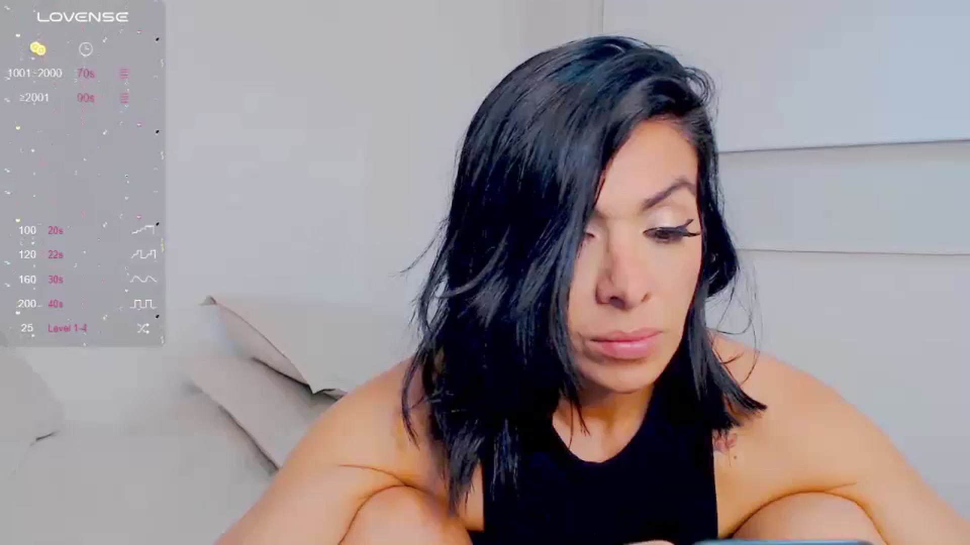 Gallery image thumbnail from AliceFox_'s myfreecams stream on, 05/31/2024, 03:50 image 18 of 20