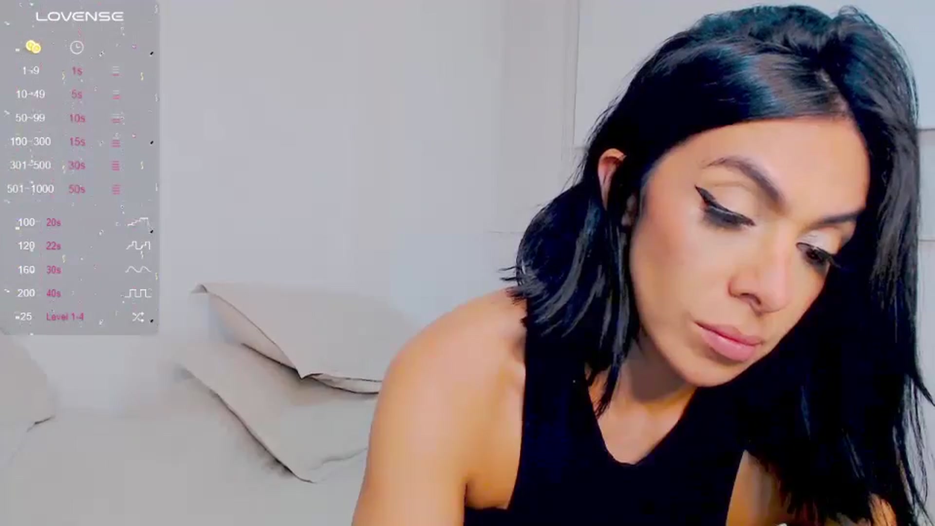 Gallery image thumbnail from AliceFox_'s myfreecams stream on, 05/31/2024, 03:50 image 14 of 20