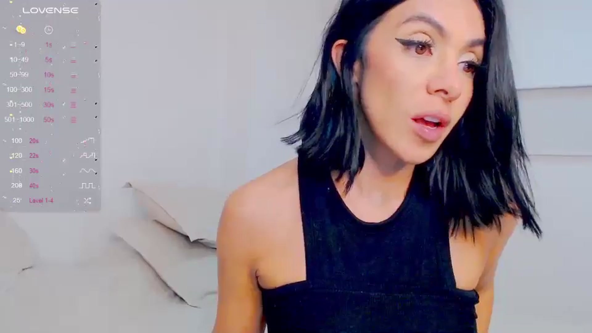 Gallery image thumbnail from AliceFox_'s myfreecams stream on, 05/31/2024, 03:50 image 13 of 20