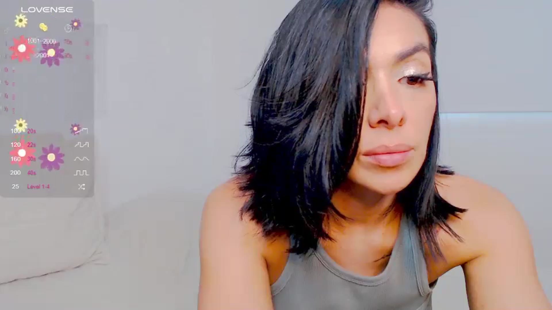 Gallery image thumbnail from AliceFox_'s myfreecams stream on, 06/02/2024, 21:00 image 17 of 20