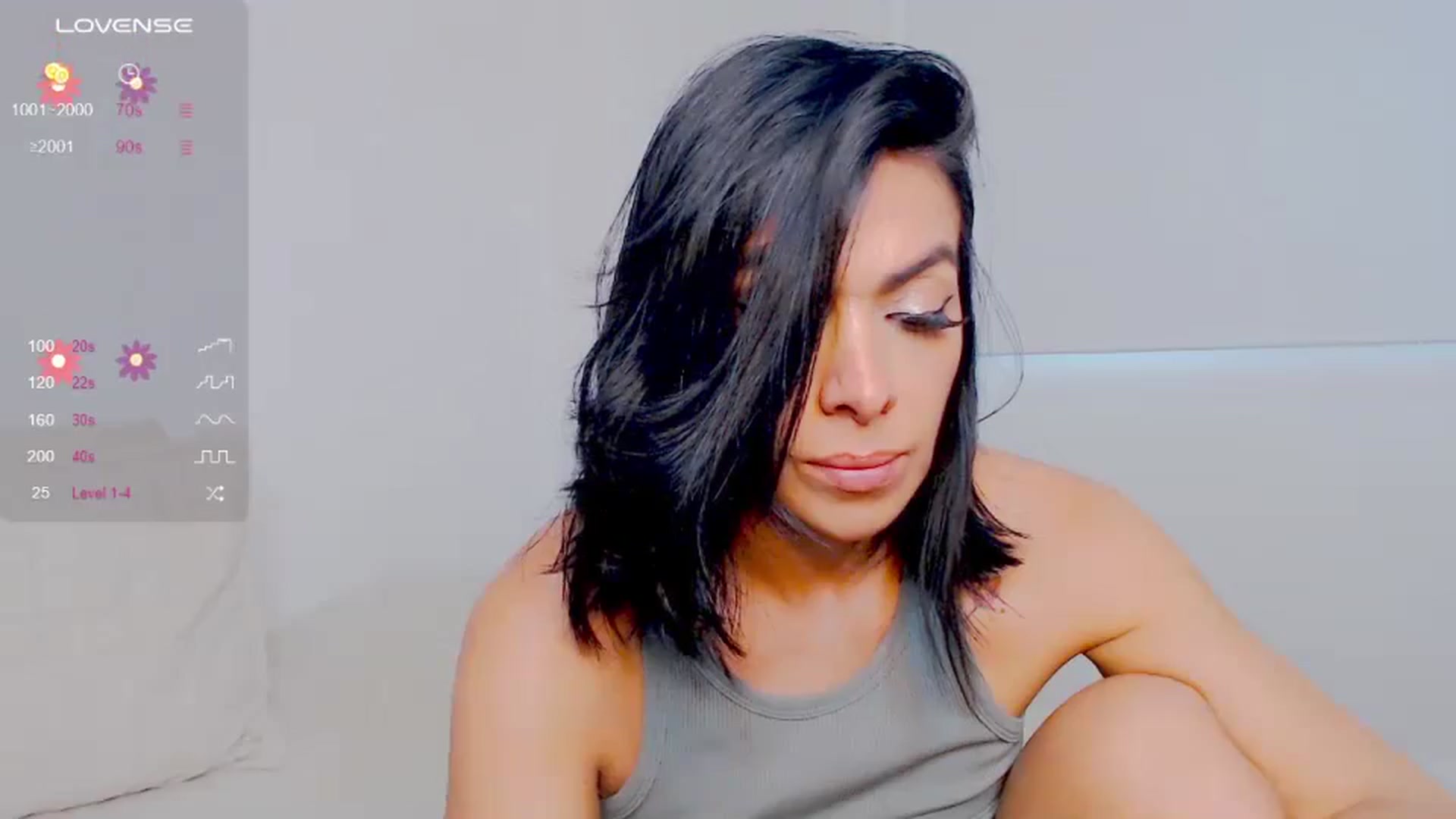 Gallery image thumbnail from AliceFox_'s myfreecams stream on, 06/02/2024, 21:00 image 19 of 20