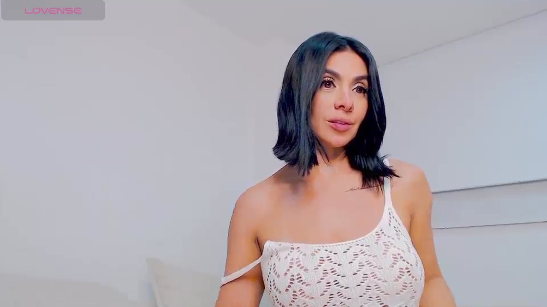 Gallery image thumbnail from AliceFox_'s myfreecams stream on, 06/05/2024, 04:55 image 4 of 20