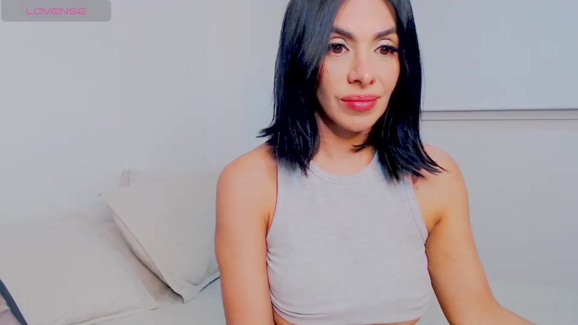 Gallery image thumbnail from AliceFox_'s myfreecams stream on, 06/06/2024, 03:17 image 3 of 20
