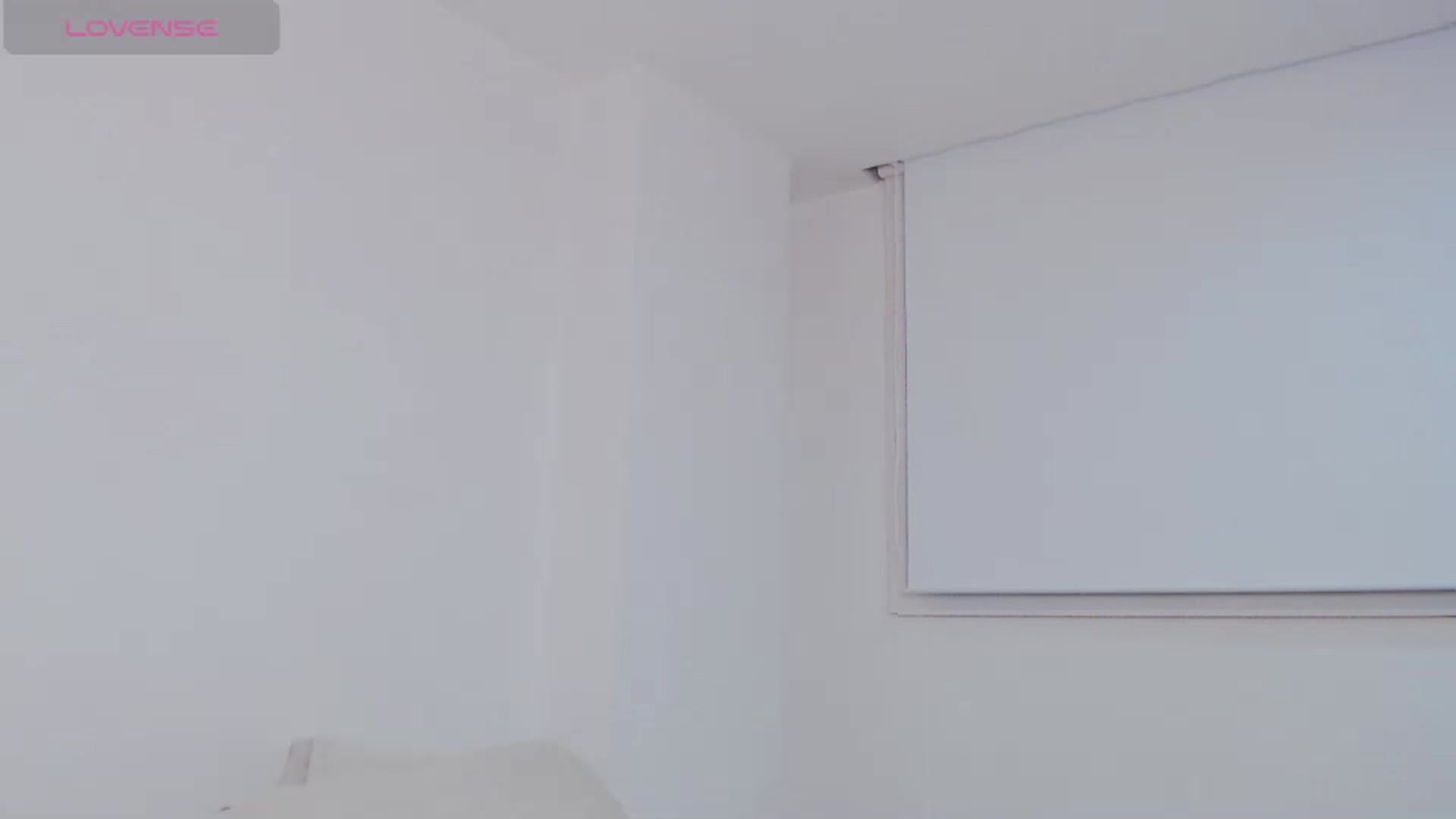 Gallery image thumbnail from AliceFox_'s myfreecams stream on, 06/06/2024, 03:17 image 1 of 20