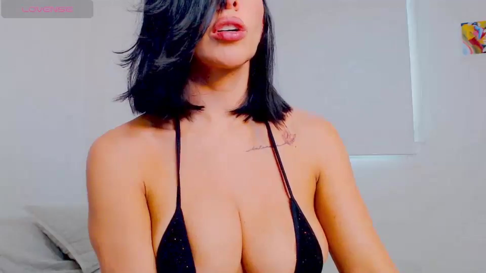 Gallery image thumbnail from AliceFox_'s myfreecams stream on, 06/12/2024, 16:43 image 14 of 20