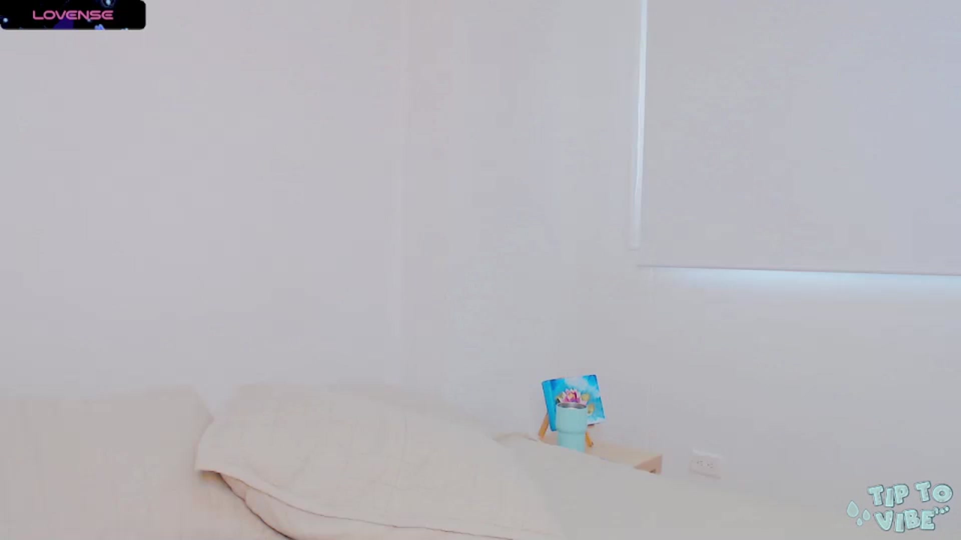 Gallery image thumbnail from AliceFox_'s myfreecams stream on, 06/14/2024, 17:31 image 12 of 20