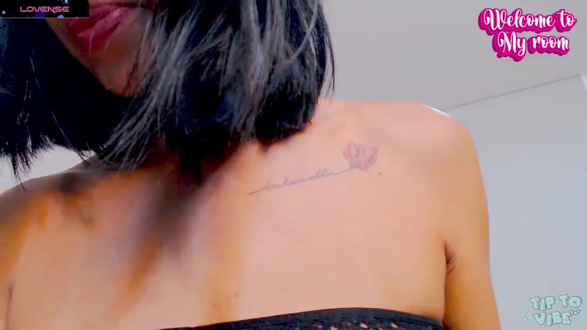 Gallery image thumbnail from AliceFox_'s myfreecams stream on, 06/14/2024, 19:01 image 20 of 20