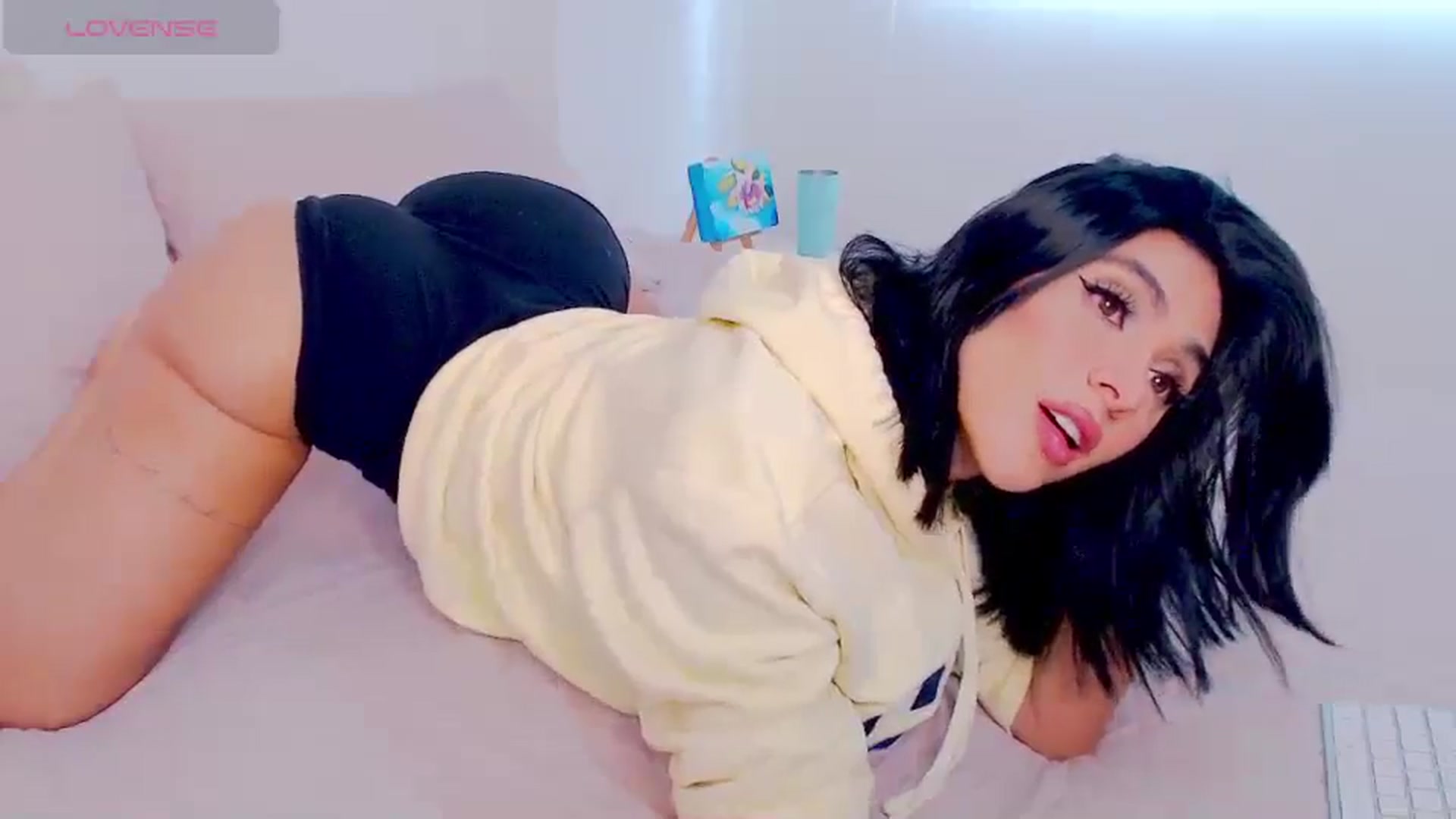 Gallery image thumbnail from AliceFox_'s myfreecams stream on, 06/28/2024, 17:25 image 3 of 20