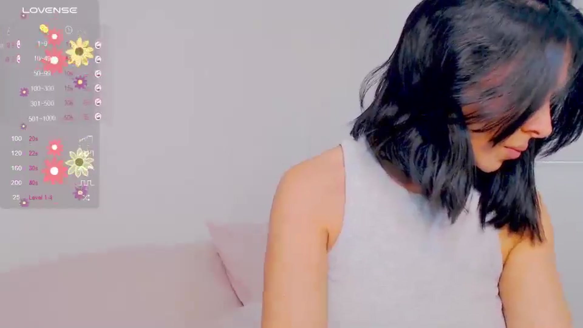 Gallery image thumbnail from AliceFox_'s myfreecams stream on, 07/10/2024, 16:50 image 15 of 20