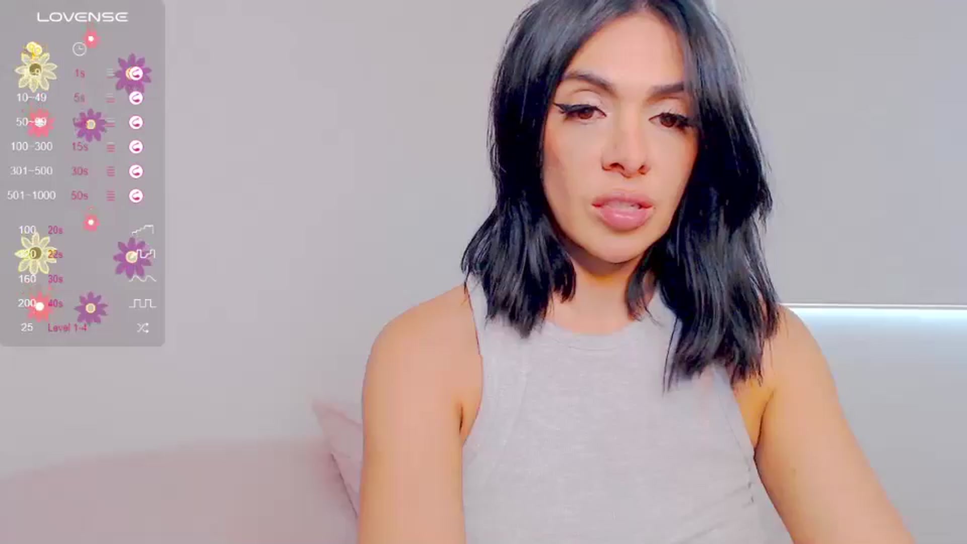 Gallery image thumbnail from AliceFox_'s myfreecams stream on, 07/10/2024, 16:50 image 6 of 20