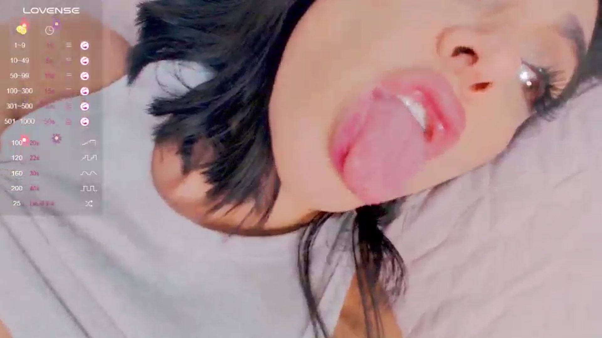 Gallery image thumbnail from AliceFox_'s myfreecams stream on, 07/10/2024, 18:06 image 9 of 20