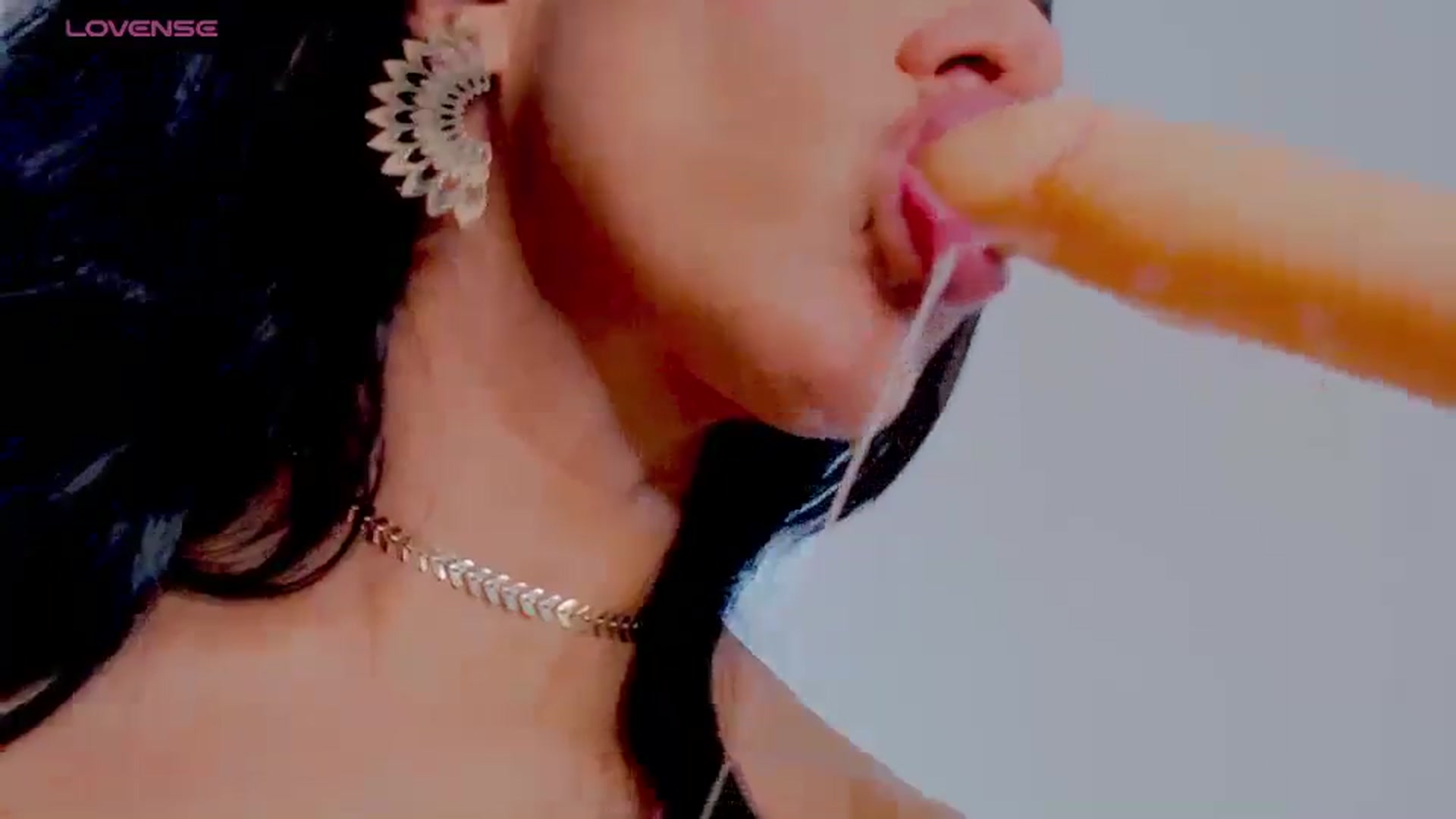 Gallery image thumbnail from AliceFox_'s myfreecams stream on, 10/31/2024, 17:34 image 16 of 20