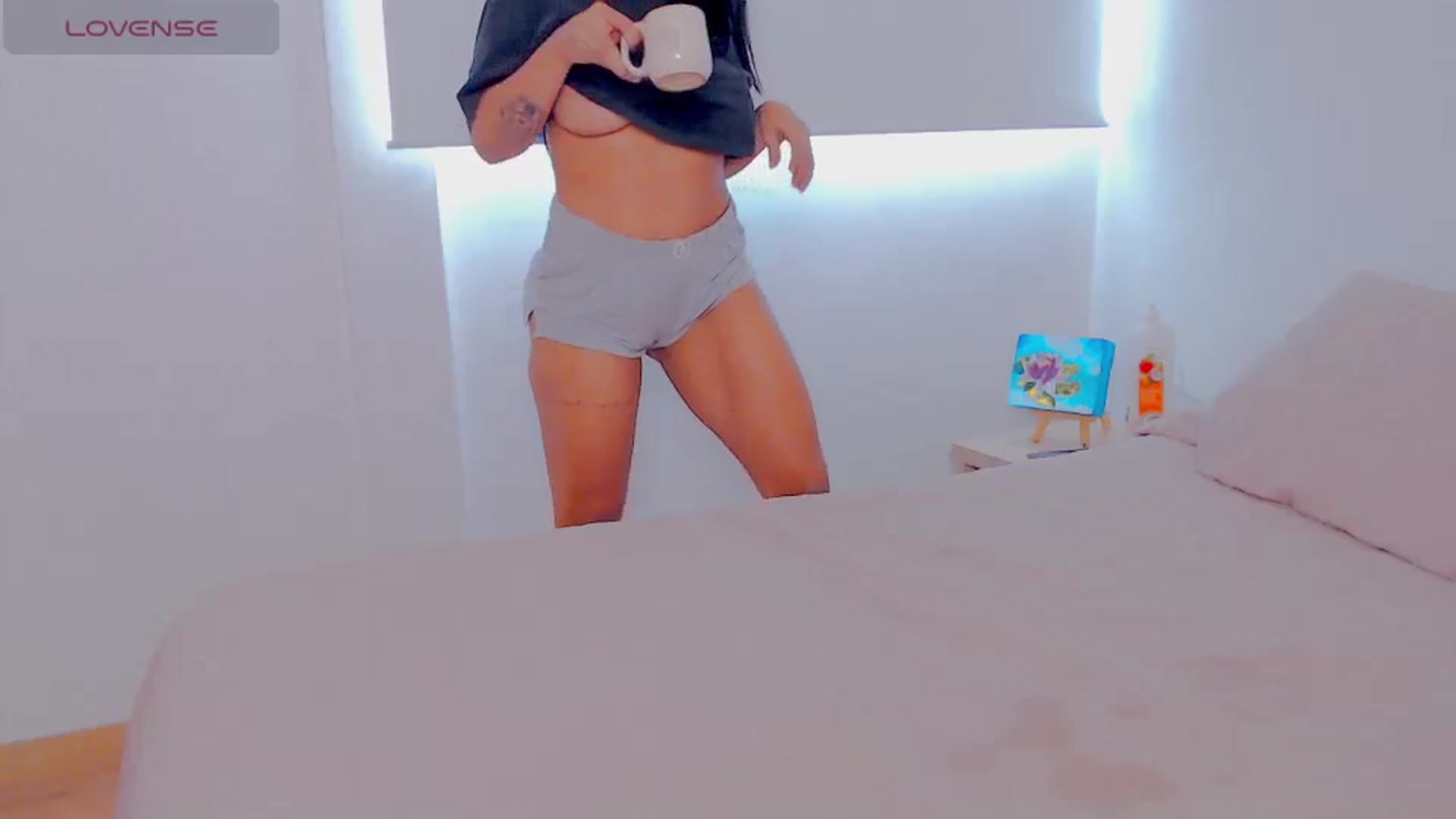 Gallery image thumbnail from AliceFox_'s myfreecams stream on, 12/27/2024, 18:52 image 7 of 20