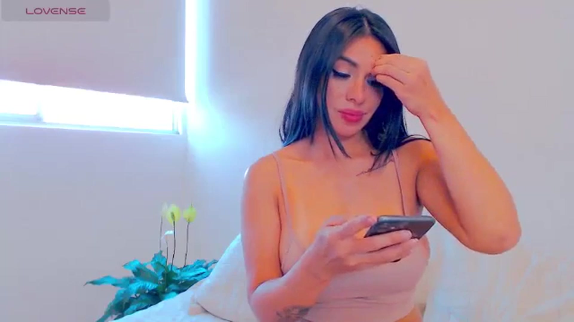 Gallery image thumbnail from AliceFox_'s myfreecams stream on, 01/23/2025, 15:21 image 9 of 20