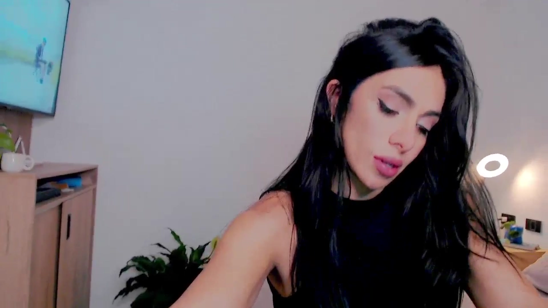 Gallery image thumbnail from AliceFox_'s myfreecams stream on, 12/05/2025, 02:12 image 2 of 20
