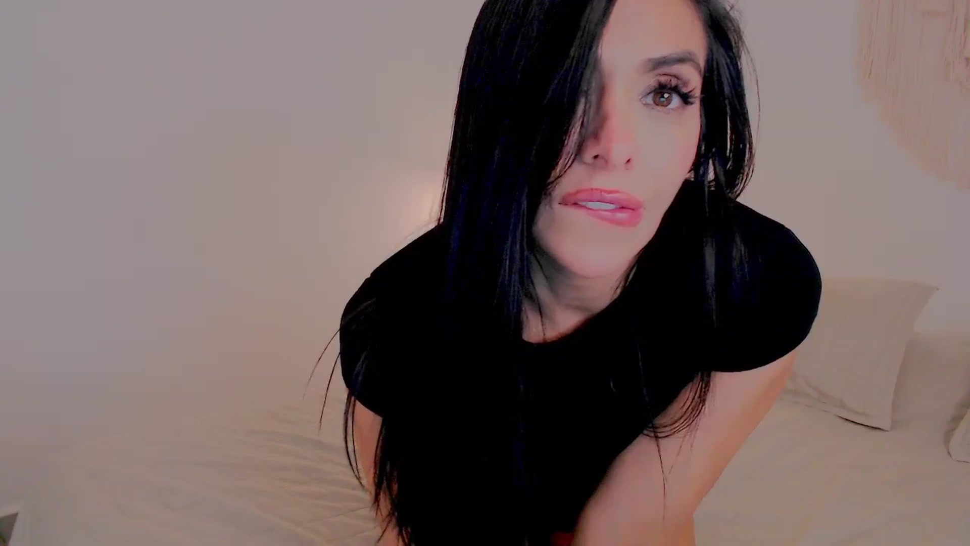 Gallery image thumbnail from AliceFox_'s myfreecams stream on, 12/19/2025, 18:50 image 17 of 20