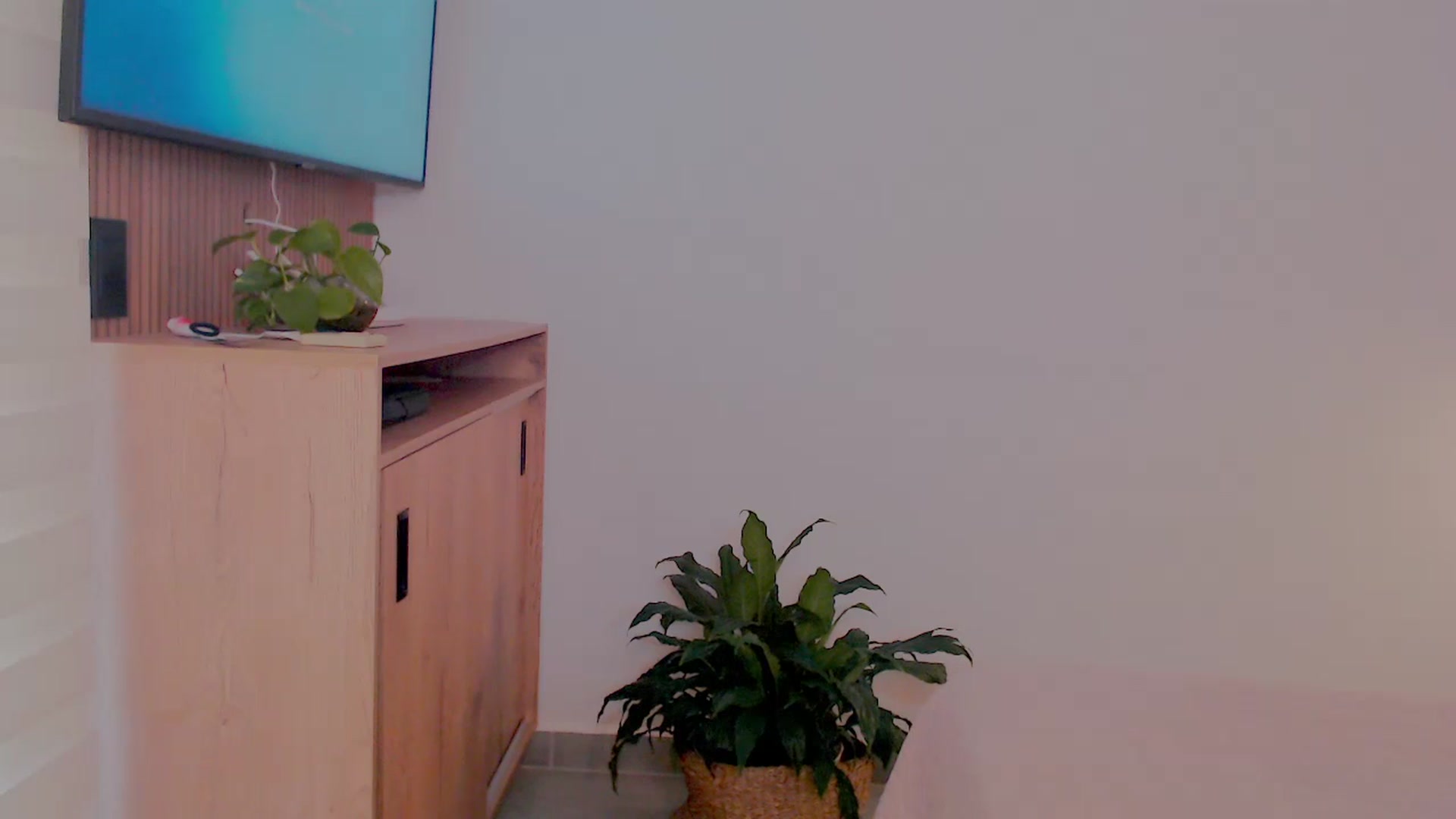 Gallery image thumbnail from AliceFox_'s myfreecams stream on, 12/23/2025, 17:01 image 19 of 20