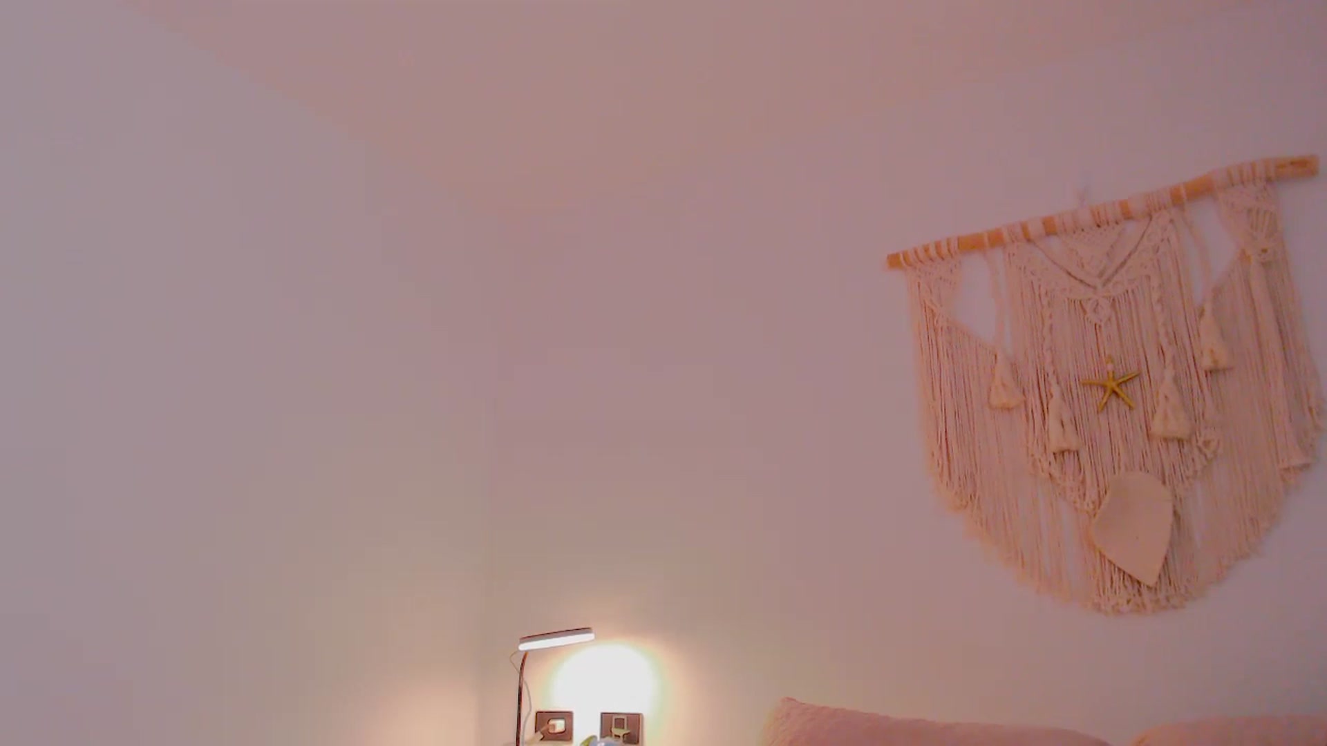Gallery image thumbnail from AliceFox_'s myfreecams stream on, 01/18/2026, 04:00 image 9 of 20