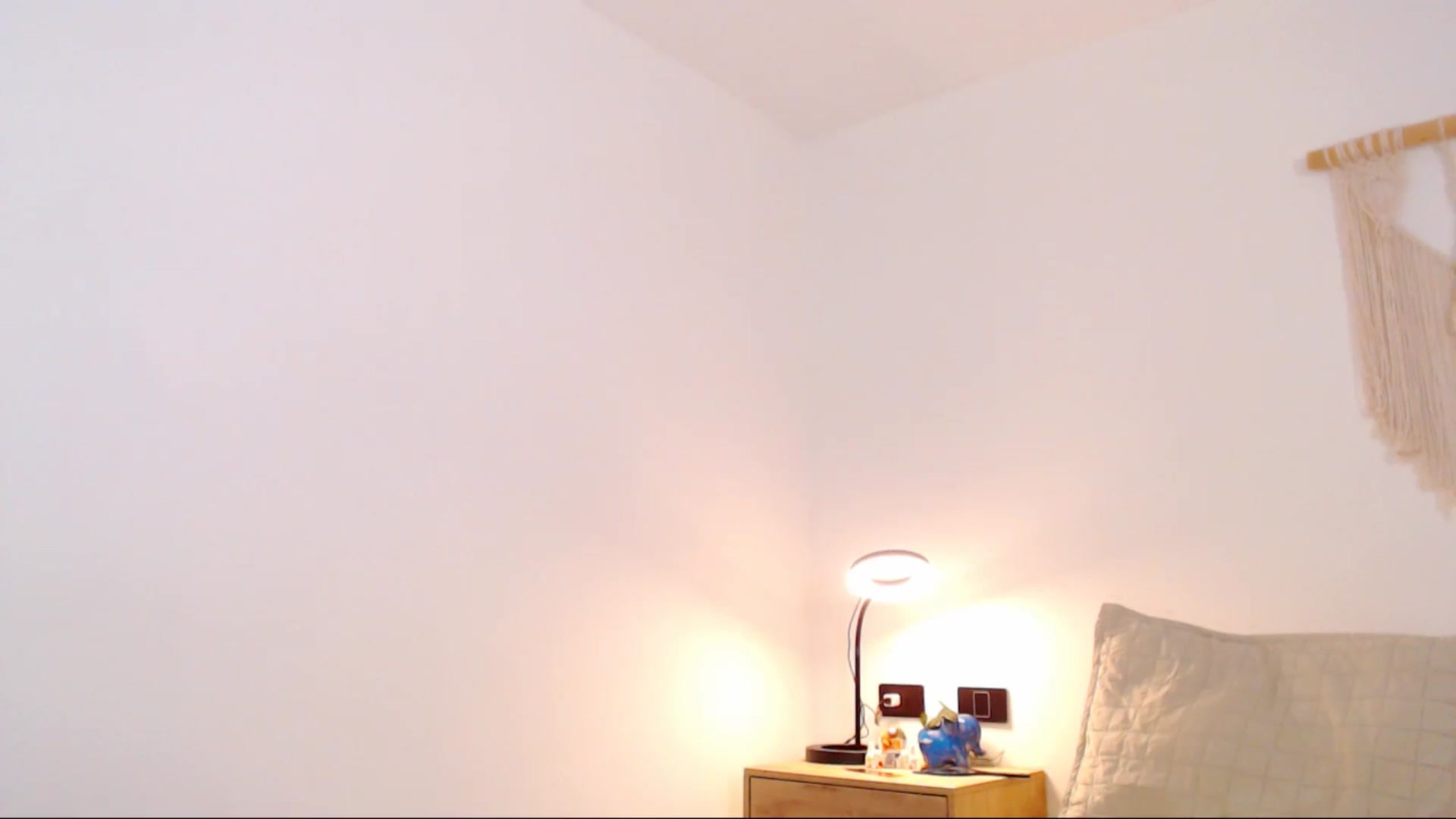Gallery image thumbnail from AliceFox_'s myfreecams stream on, 01/21/2026, 19:04 image 13 of 20