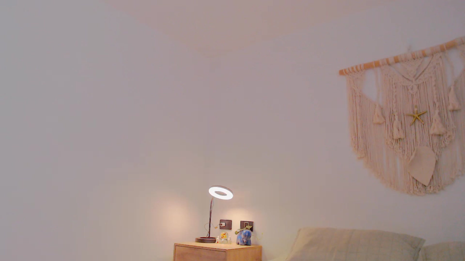 Gallery image thumbnail from AliceFox_'s myfreecams stream on, 01/28/2026, 01:02 image 15 of 20