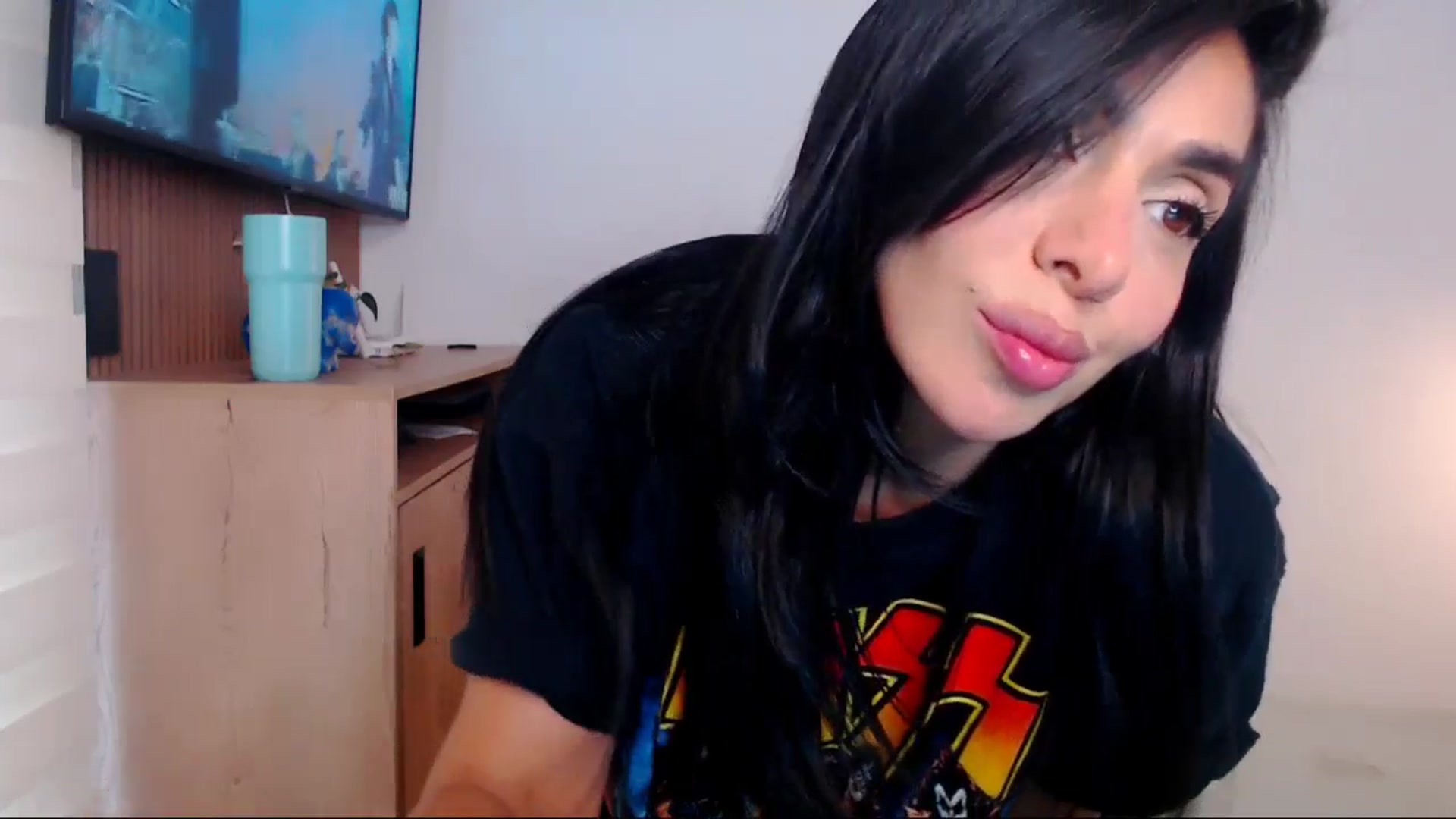 Gallery image thumbnail from AliceFox_'s myfreecams stream on, 02/18/2026, 19:51 image 2 of 20