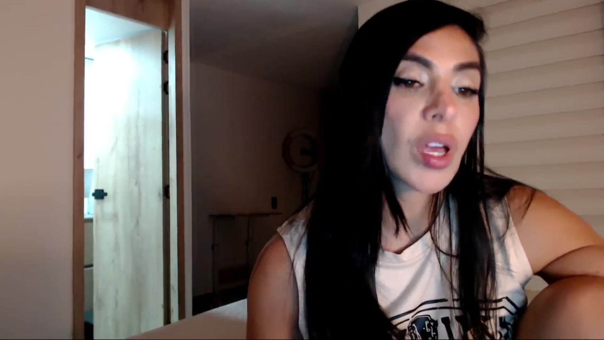Gallery image thumbnail from AliceFox_'s myfreecams stream on, 02/22/2026, 02:24 image 18 of 20