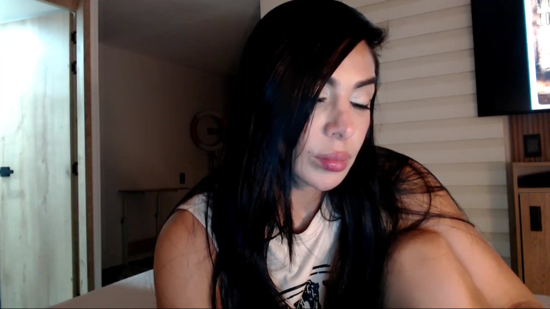Gallery image thumbnail from AliceFox_'s myfreecams stream on, 02/22/2026, 02:24 image 12 of 20